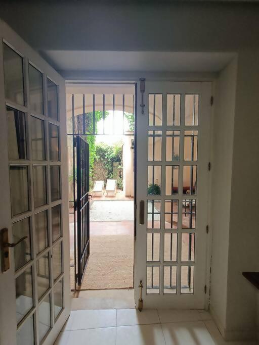 Casa Aguila Casco Antiguo Patio Privado Appartement Caces Buitenkant foto