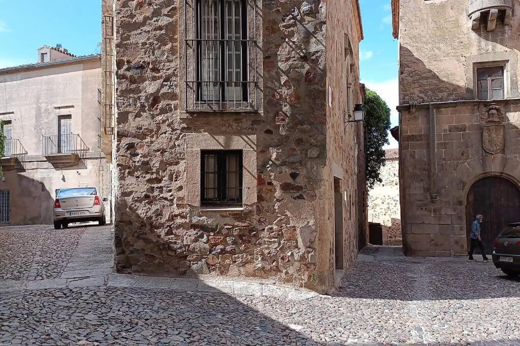Casa Aguila Casco Antiguo Patio Privado Appartement Caces Buitenkant foto